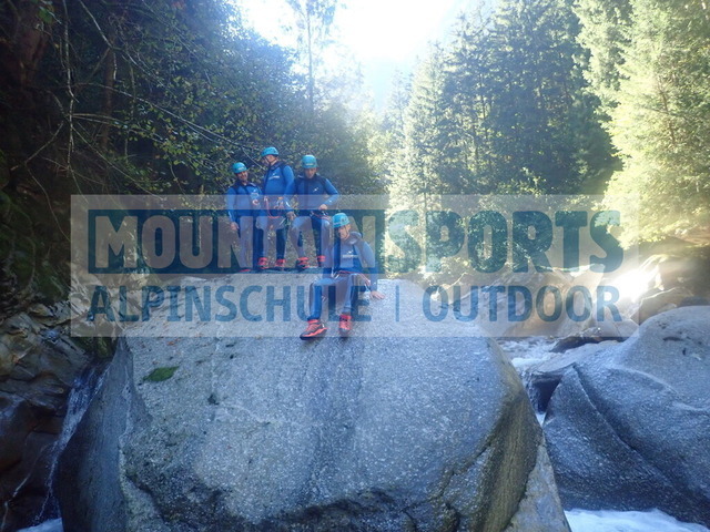 P1010083 | Bestelle die Bilder deines Berg- oder Wasser-Abenteuers mit Mountain Sports bequem von zu Hause aus direkt über unseren Online Fotoshop von pictrs.com. - Realisiert mit Pictrs.com