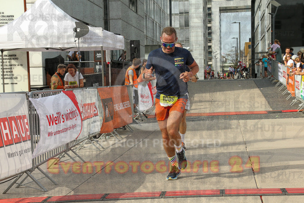 250920_1525_EX1_9346 | Sportfotografie im Rhein-Sieg Kreis, Köln, Bonn, NRW, Rheinland Pfalz, Hessen, etc. Unser Tätigkeitsfeld umfasst den Laufsport vom Volkslauf über den Marathon, Duathlon, Triathon bis zum Ultralauf wie Kölnpfad Ultra oder Schindertrail.