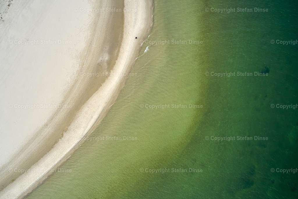 DJI_0528 (2) | Findlinge im Eis, Zeesenboote bei der Traditionsregatta, eine Seebrücke im Sonnenaufgang - mit den Bildern aus dieser Galerie erhalten Sie wunderschöne Aufnahmen über das ganze Jahr. Ein tolles Produkt zum Verschenken, Werben oder zum Träumen vom nächsten - Realisiert mit Pictrs.com