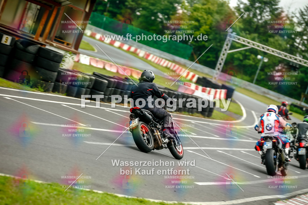 VBK-4285 | Hier findet Ihr Bilder von Touristenfahrten auf der Nürburgring Nordschleife oder von anderen Veranstaltungen die ich besucht habe. Viel Spass beim Durch Schauen 