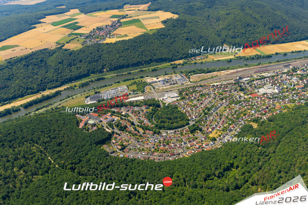 Das Luftbild zeigt :  Gemünden am Main - Die Luftaufnahme wurde 2023 vom UL-Flugzeug aus erstellt ( keine Drohne ) - Hochauflösende Luftaufnahme - Für grossformatige Ausdrucke geeignet. Die Geschenkidee !Mit Lizenz und Bildrechte bestellbar