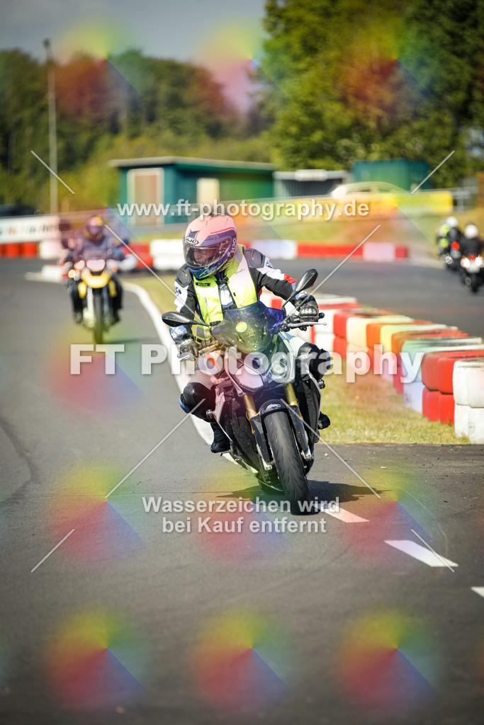 OBK_Mai_Martina_Markus-10533 | Hier findet Ihr Bilder von Touristenfahrten auf der Nürburgring Nordschleife oder von anderen Veranstaltungen die ich besucht habe. Viel Spass beim Durch Schauen 
