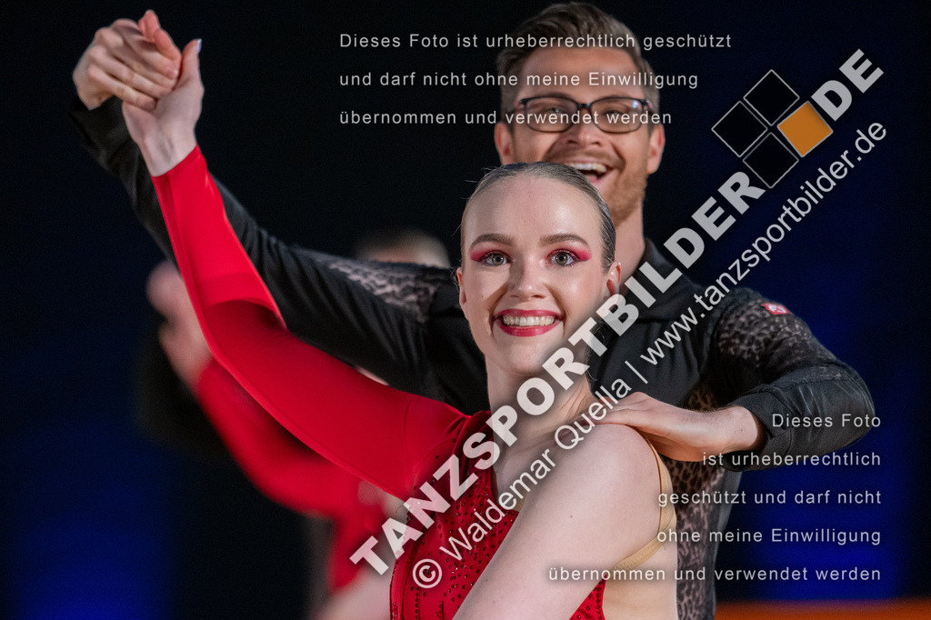 20250503-01001 | Hier finden Sie Tanz Bilder vom Latein und Standard Formationen tanzen. Sportbilder vom Tanzsport. Schöne Fotos und von Weltmeisterschaft, Europameisterschaft, Bundesliga, Regionalliga, Oberliga und Landesliga sowie von GOC Stuttgart, DanceComp, WM Bremen