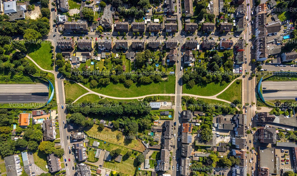 Gelsenkirchen240808503GE-Nord | Luftbild, Autobahn A2 Tunnel, Überführung mit Wiese und Weg zwischen Kronprinzenstraße und Frankampstraße, Erle, Gelsenkirchen, Ruhrgebiet, Nordrhein-Westfalen, Deutschland