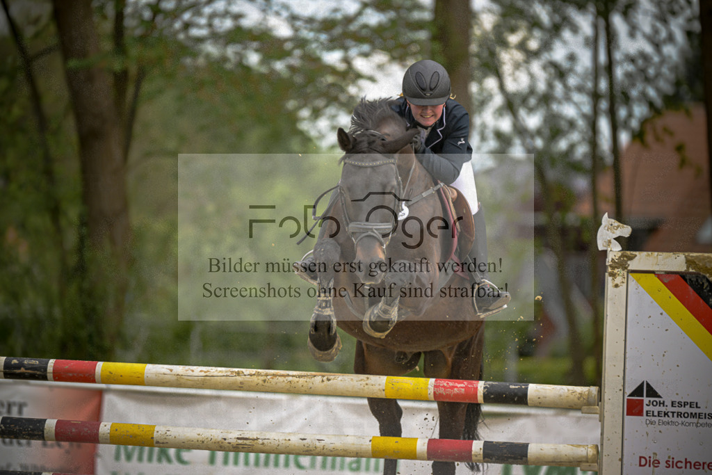 20240505-DOS_9611 | Entdecke hochwertige Reitturnierfotos von Foto Oger. Professionell, emotional und authentisch – jetzt Lieblingsmomente im Shop bestellen.Deutschlandweite Turnierfotografie. - Realisiert mit Pictrs.com