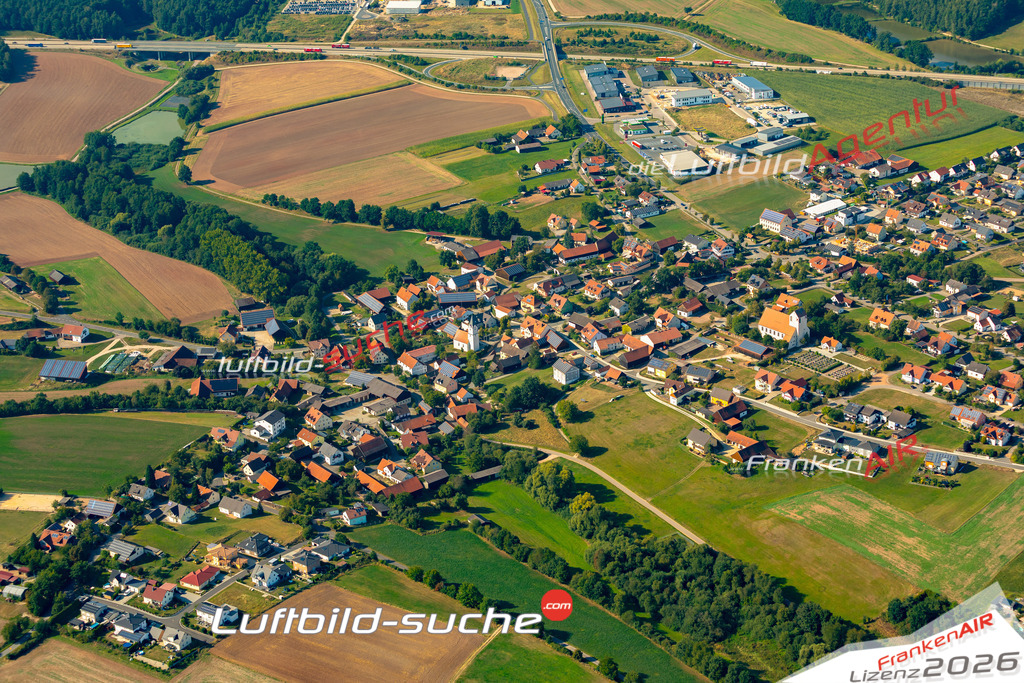 Das Luftbild zeigt : Trisching Schmidgaden - Die Luftaufnahme wurde 2024 vom UL-Flugzeug aus erstellt ( keine Drohne ) - Hochauflösende Luftaufnahme - Für grossformatige Ausdrucke geeignet. Die Geschenkidee !Mit Lizenz und Bildrechte bestellbar