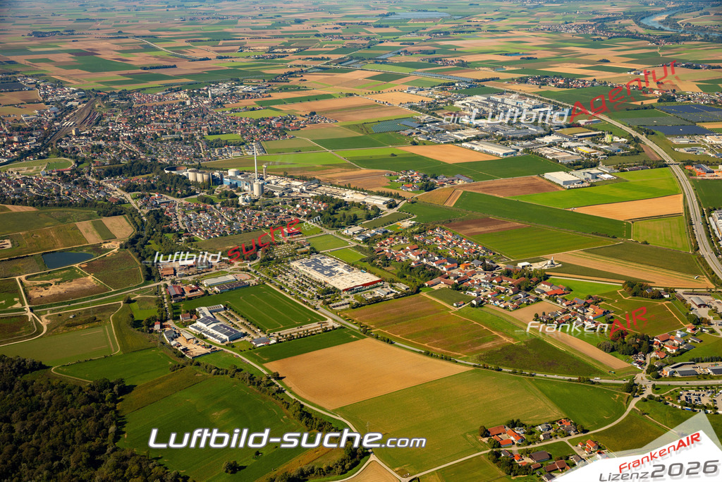 Das Luftbild zeigt : Enzkofen Plattling - Die Luftaufnahme wurde 2023 vom UL-Flugzeug aus erstellt ( keine Drohne ) - Hochauflösende Luftaufnahme - Für grossformatige Ausdrucke geeignet. Die Geschenkidee !Mit Lizenz und Bildrechte bestellbar