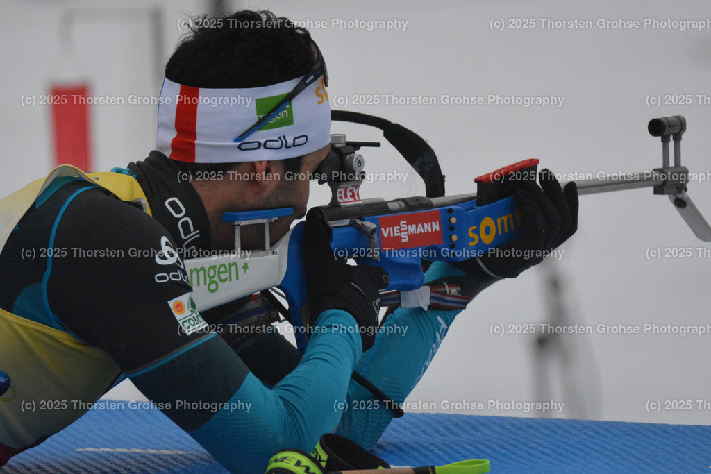 IBU WC Biathlon Oberhof 2018 | FOURCADE Martin (FRA) beim liegend Schiessen; IBU WC Biathlon Oberhof 2018, 12,5 km Verfolgung der Männer am 06.01.2018 in der DKB Ski Arena in Oberhof, (Deutschland) - Realisiert mit Pictrs.com