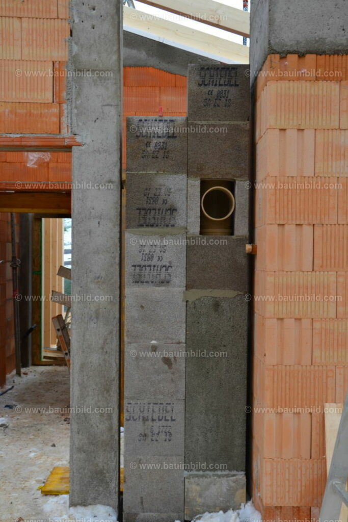 bib-lg08-schornstein-0031 | Nach LV-Leistungsgruppen sortierte Detailfotos über den Bau eines Hauses. Alle Hausbau-Bilder direkt vom Urheber und Autor der Website Haus-Selber-Bauen.com