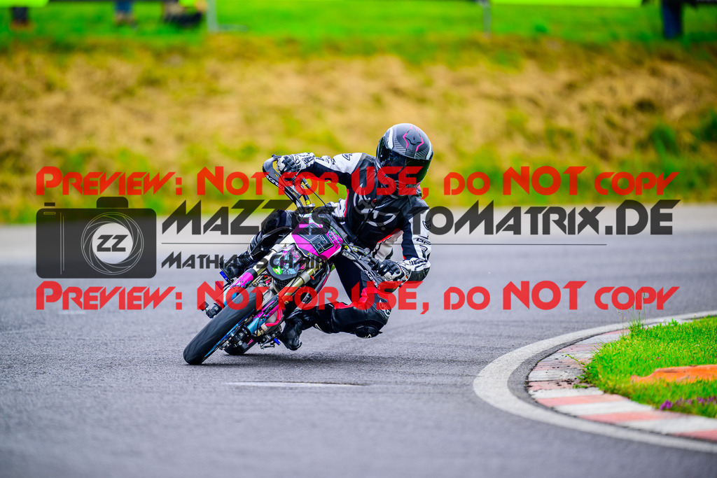 MaZZes_FotoMatrix_240608_6007705_8006 | STK