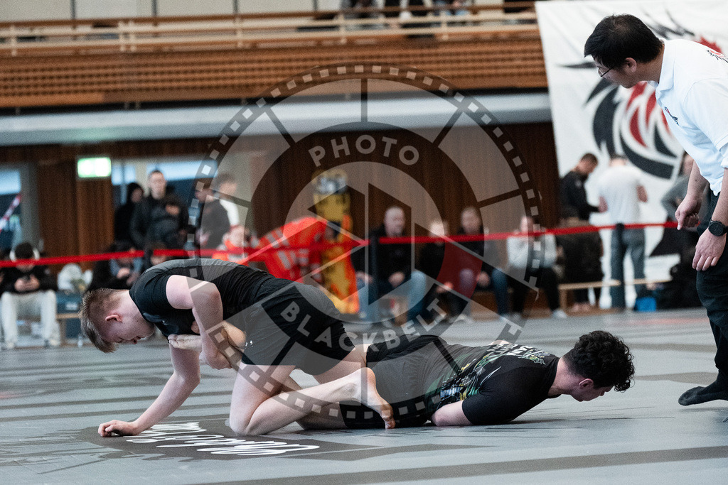 20251129PBB8453 | Fighters compete during the luta livre competition ILLCS XI winter edition on November 29, 2025 in Hannover, Germany.