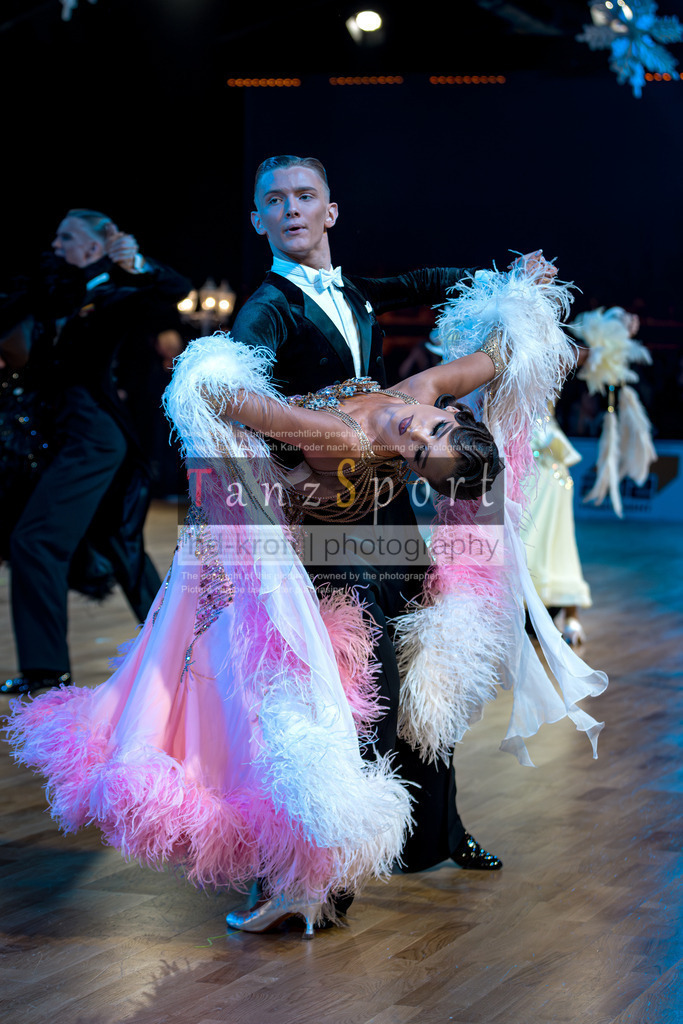 20251214_Baltic-Trophy_2775-2 | Tanzsportbilder, Standardtanz, Lateintanz, WDSF, DTV, LTVB, dancecomp, goc, hessen tanzt, blaues band der spree, walzer, tango, wiener walzer, slowfox, quickstepp, samba, rumba, cha-cha-cha, paso doble. jive, hd-kroft photography, turniertanzsport