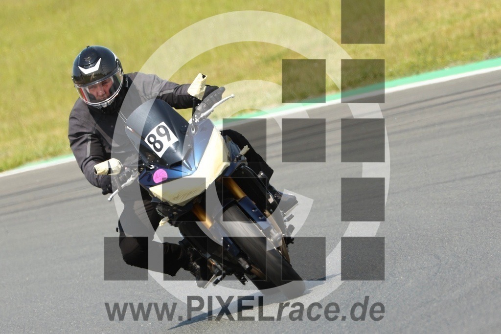 0089-20250602_12233 | Schöne Erinnerungen an spannende Momente - das festzuhalten ist unser Job. PIXELrace.de ist seit 2003 auf den Rennstrecken Europas unterwegs um die Action draußen beim Fahren und die wunderbare Stimmung imm Fahrerlager für euch einzufangen.