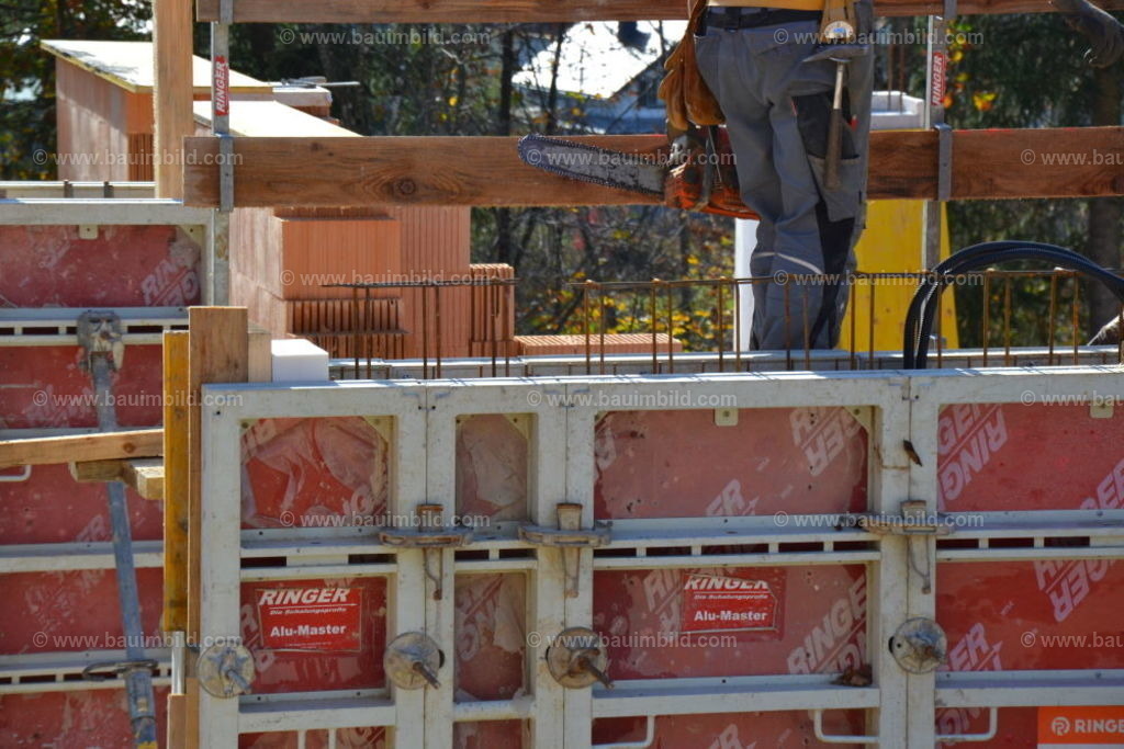 bib-lg04-betonarbeiten-0635 | Nach LV-Leistungsgruppen sortierte Detailfotos über den Bau eines Hauses. Alle Hausbau-Bilder direkt vom Urheber und Autor der Website Haus-Selber-Bauen.com