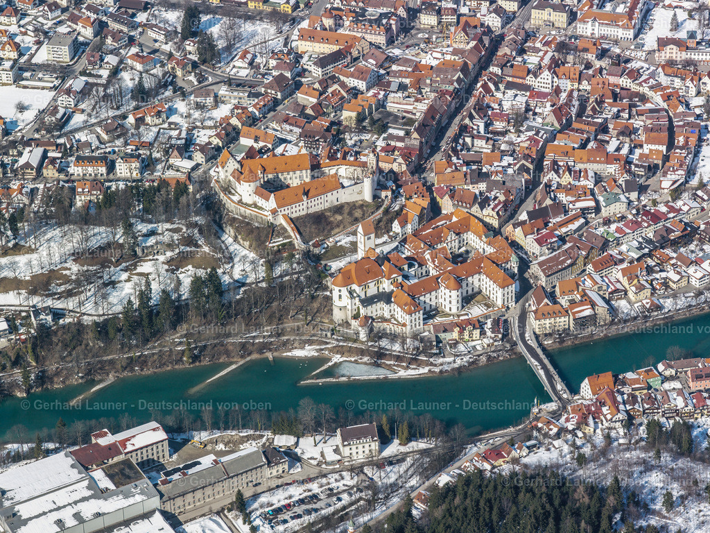 26B0349 | Hohes Schloss und Kloster St.Mang, Füssen im Winter