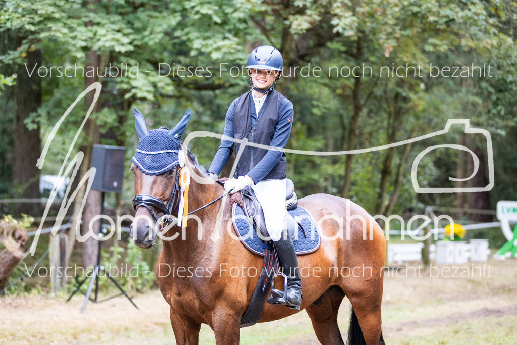 HB-Springreiter-057 | MomenTaufnahmen Pferdesportfotos