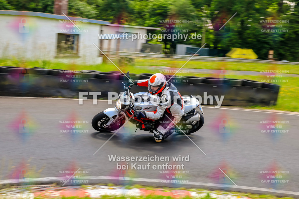 VBK-7968 | Hier findet Ihr Bilder von Touristenfahrten auf der Nürburgring Nordschleife oder von anderen Veranstaltungen die ich besucht habe. Viel Spass beim Durch Schauen 