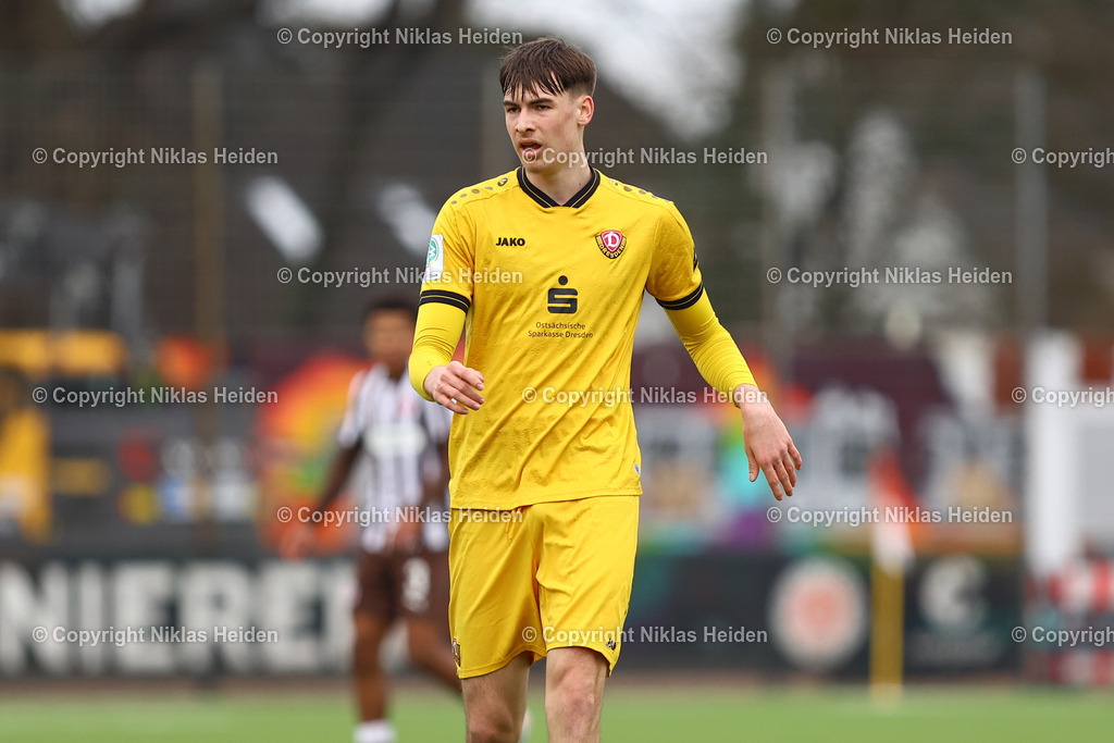 NH_FCStPauliU19_SGDynamoDresdenU19_DFBNachwuchsliga_28032026 | #17 Yanic Grund (SG Dynamo Dresden U19)Fußball I Junioren I U19 DFB-Nachwuchsliga Hauptrunde Liga B, Gruppe B I Saison 2025-2026 I 7. Spieltag I FC St. Pauli U19 - SG Dynamo Dresden U19 I 28.03.2026 I Sportplatz Brummerskamp