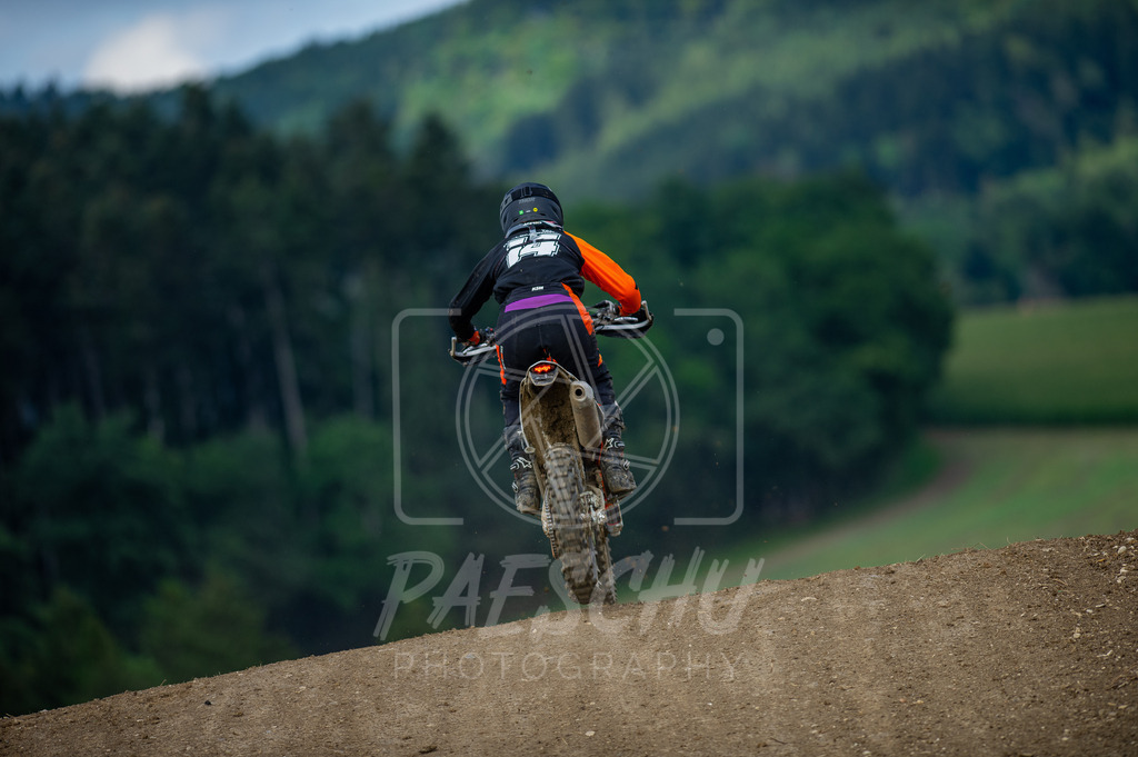 Lady (113) | Paeschuphoto Shop - Wer nicht sucht der auch nicht findet.Ob Motocrossbilder oder von einem besuchtem Spiel, Hauptsache Action. - Realisiert mit Pictrs.com