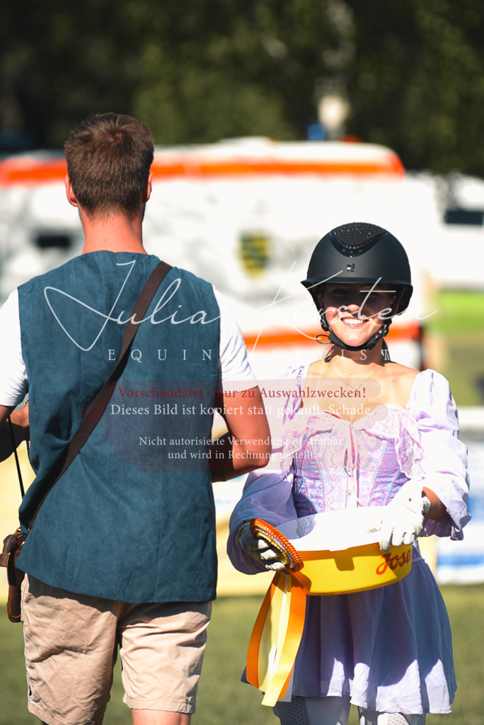 DSC_7790 | Pferde- und Turnierfotografie in Westsachsen. Pferdeportraits, Auftragszeichnungen und intuitive Kunst.