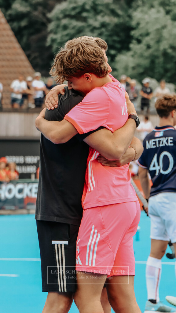 EM_MU18_F_GER-FRA_Lille_bearbeitet (348 von 433) | lanaschraderfotografie - Realisiert mit Pictrs.com