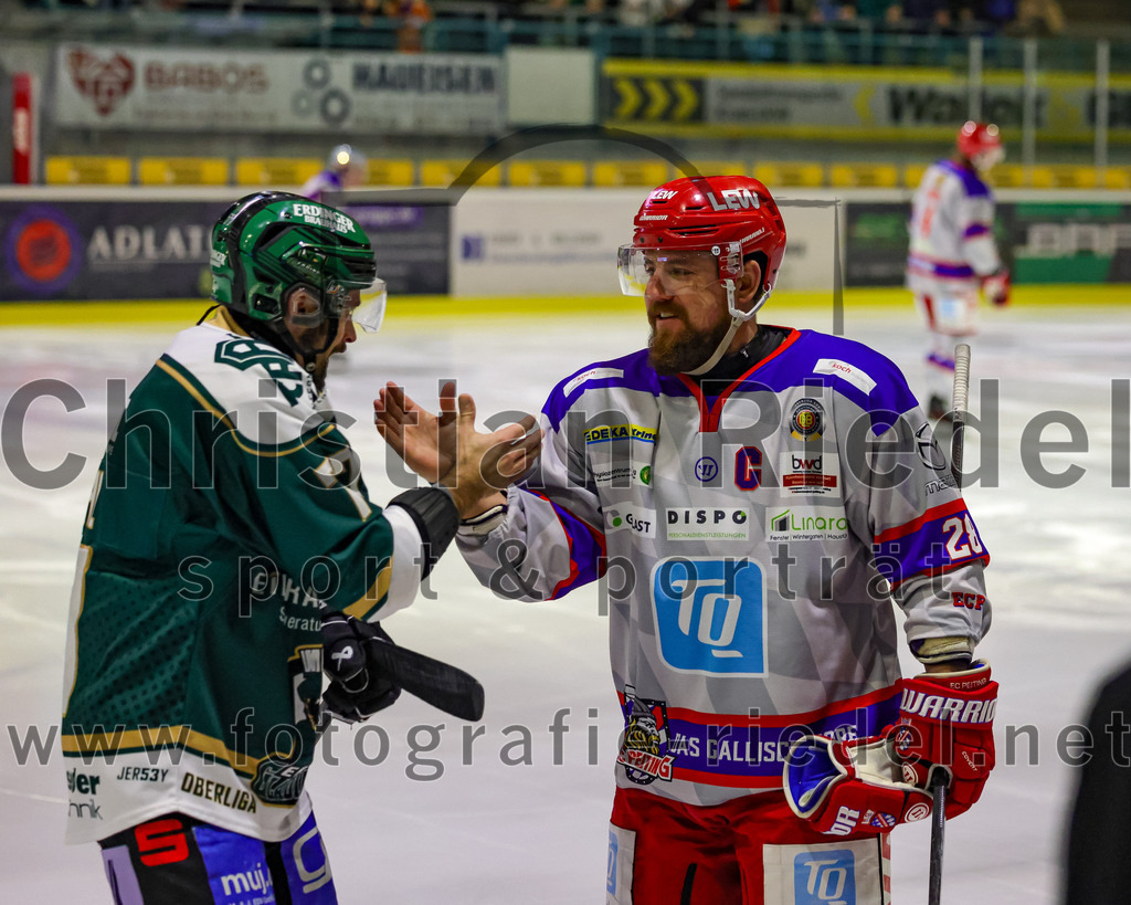 2026-02-15_011_TSV_Erding_gegen_EC_Peiting | Erding, Deutschland, 15.02.2026:Eishockey, Oberliga Süd 2025 / 2026, 47. Spieltag, TSV Erding gegen EC Peiting, Endergebnis: 4:5Philipp Michl (Erding Gladiators, #77), Fabian Weyrich (EC Peiting, #28)Foto: Christian Riedel / fotografie-riedel.net