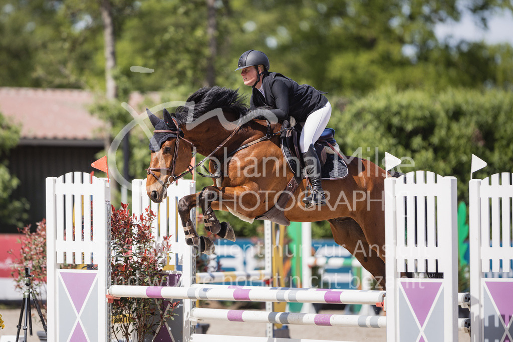 230516_Mühlen_03SprPf-A-314 | Deine schönsten Turniermomente als professionelle Fotos! Entdecke hochwertige Pferdesport-Fotografie im Online-Shop. Jetzt Fotos finden & bestellen!