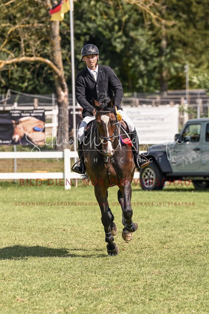 Schugtsche-Düren.2024-09.Springprf.L-228 | Schugtsche Fotografie - Realisiert mit Pictrs.com