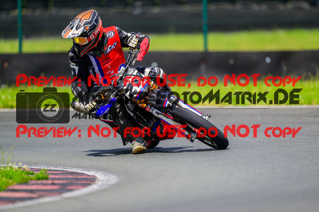 MaZZes_FotoMatrix_240623_6007705_9183 | UE40