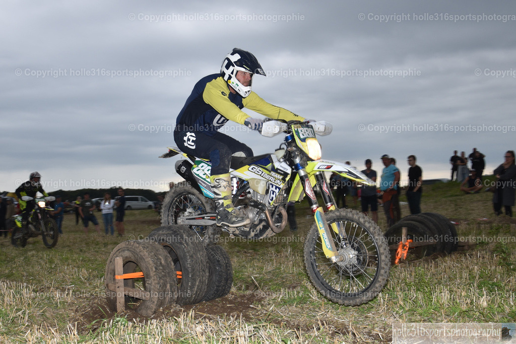 DSC_0248_01 (2) | Sportfotografie , Motorsport, Motoross, Reitsport, Mointainbike, Enduro,
Landschaft , Outdoor, Eventfotografie, Landschaft, Bilder online bestellen - Realisiert mit Pictrs.com