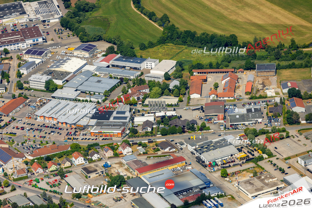 Das Luftbild zeigt : Janahof Cham - Die Luftaufnahme wurde 2023 vom UL-Flugzeug aus erstellt ( keine Drohne ) - Hochauflösende Luftaufnahme - Für grossformatige Ausdrucke geeignet. Die Geschenkidee !Mit Lizenz und Bildrechte bestellbar