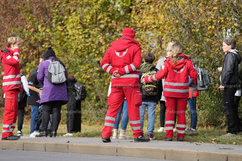20221111 Amoklauf in Mittelschule Haselstauden | DORNBIRN, OESTERREICH - 11. NOVEMBER: Polizeieinsatz waehrend des Amoklaufs in der Mittelschule Haselstauden in Mittelschule Haselstauden on November 11, 2022 in Dornbirn, Austria.