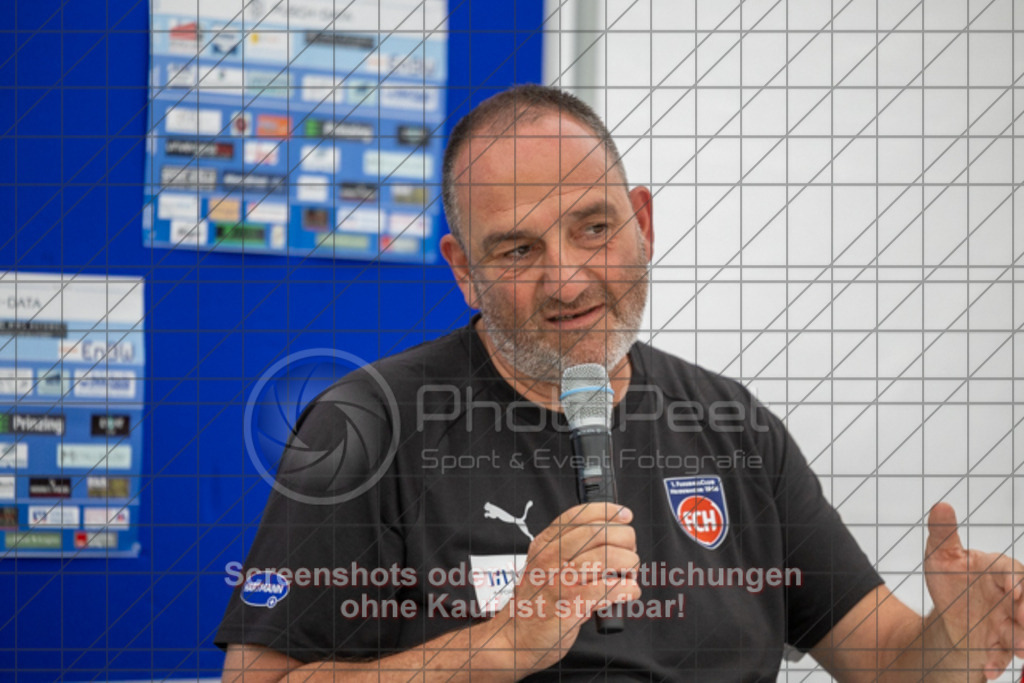 20250706_180407_2423 | #,TSG Salach (blau) vs. 1.FC Heidenheim (rot), Fußball, Freundschaftsspiel - WfV, Saison 2025/2026, Rasensportplatz, Staufenecker Str. 41, 73084 Salach, 06.07.2025 - 15:30 Uhr,Foto: PhotoPeet-Sportfotografie/Peter Harich