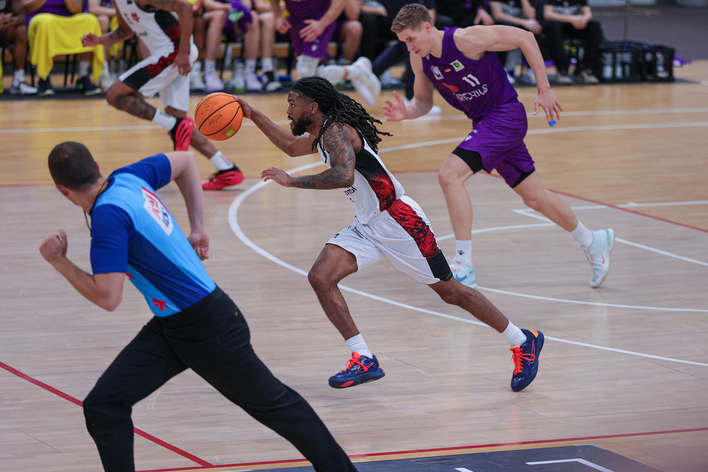 Pro A BAYER GIANTS vs BG Göttingen-118 | Fotos von Basketballspielen aus dem Raum NRW fotografiert von Gero Mueller-Laschet und Daniel Schaefer - Realisiert mit Pictrs.com