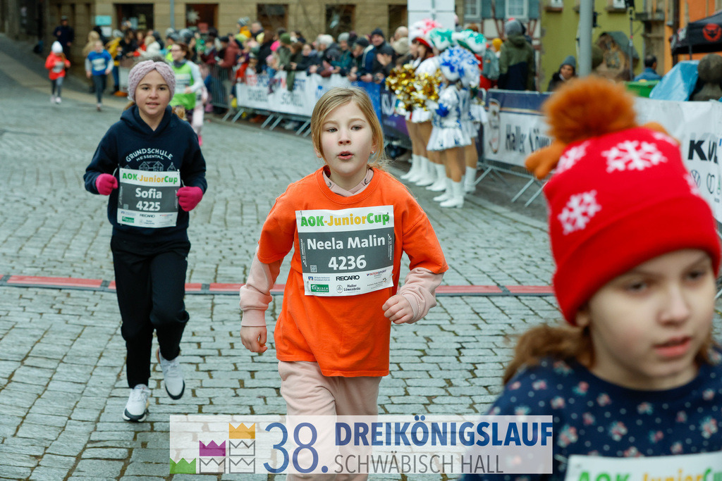 400m AOK Junior Cup | 3 Koenigslauf 2024 400m AOK Junior Cup - Realisiert mit Pictrs.com