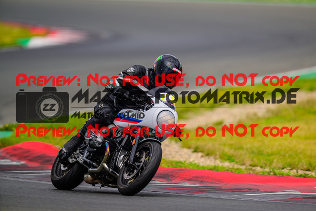 MaZZes_FotoMatrix_240724_6007705_8777 | GELB