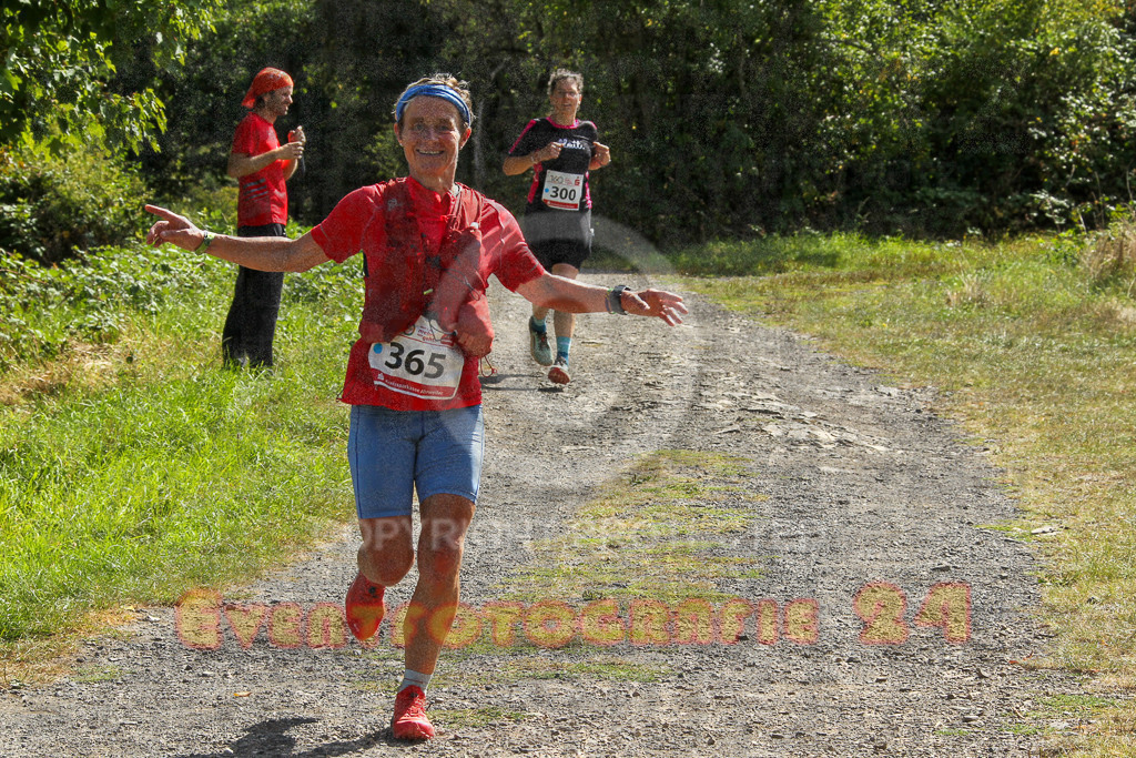 250830_1225_EV4_4005 | Sportfotografie im Rhein-Sieg Kreis, Köln, Bonn, NRW, Rheinland Pfalz, Hessen, etc. Unser Tätigkeitsfeld umfasst den Laufsport vom Volkslauf über den Marathon, Duathlon, Triathon bis zum Ultralauf wie Kölnpfad Ultra oder Schindertrail.
