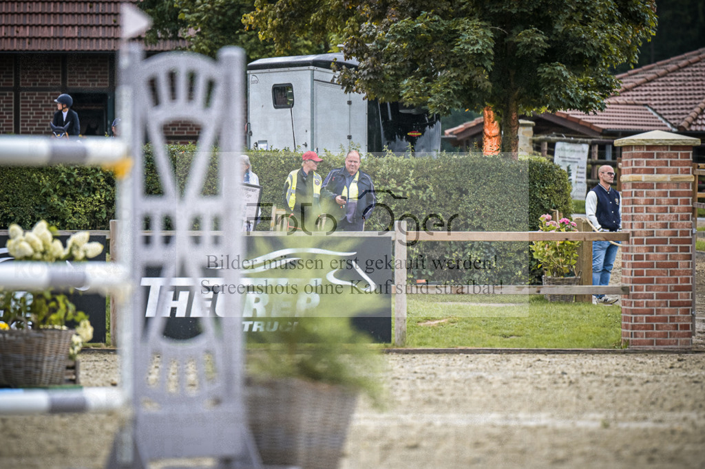 DOS_0715 | Entdecke hochwertige Reitturnierfotos von Foto Oger. Professionell, emotional und authentisch – jetzt Lieblingsmomente im Shop bestellen.Deutschlandweite Turnierfotografie. - Realisiert mit Pictrs.com
