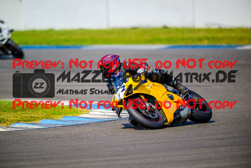 MaZZes_Fotomatrix_20250816_6007705_8824 | WEISS