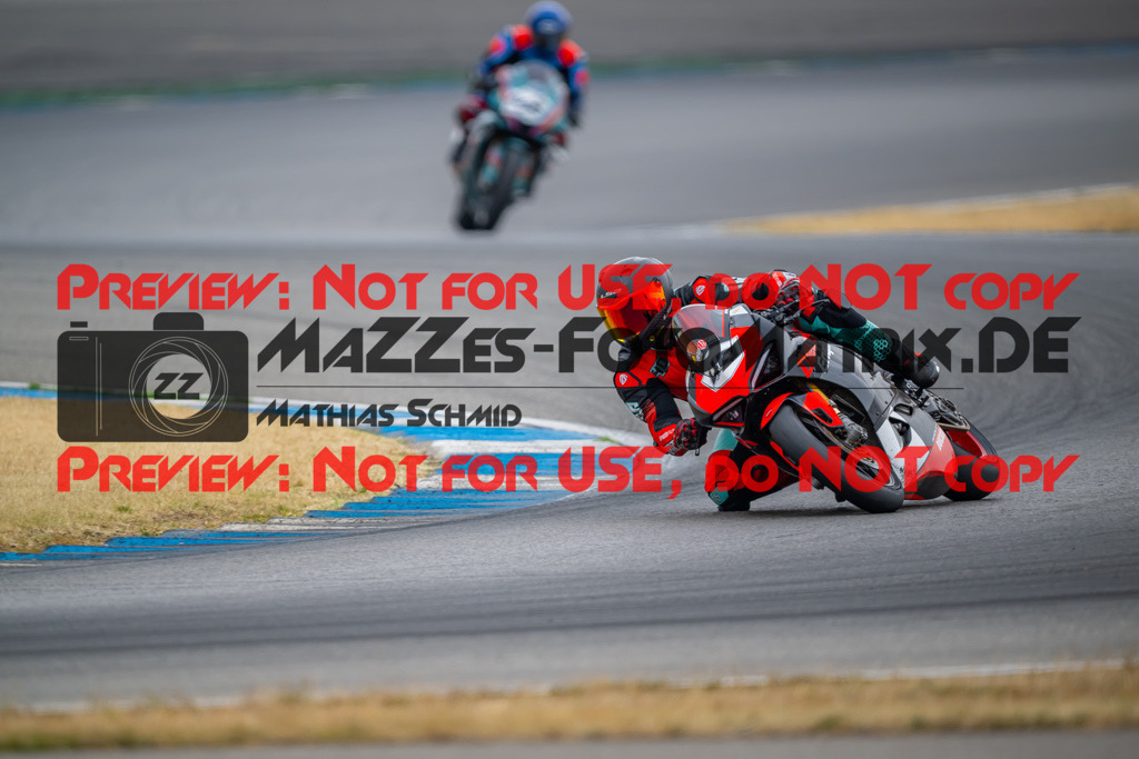 MaZZes-Fotomatrix-20260809-580305 | R1