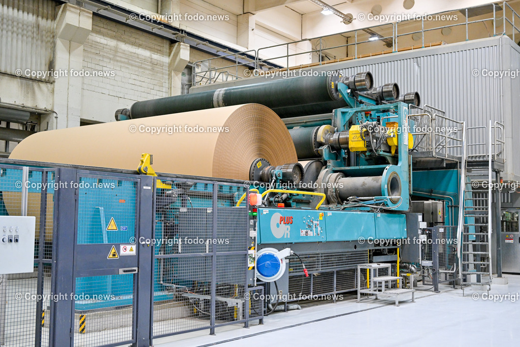 Heinzel Paper_ Laakirchen Papier AG_ 29.06.2023-58 | 29.06.2023, Laakirchen, AUT, Heinzel Paper, Laakirchen Papier AG, im Bild Papiermaschine PM10