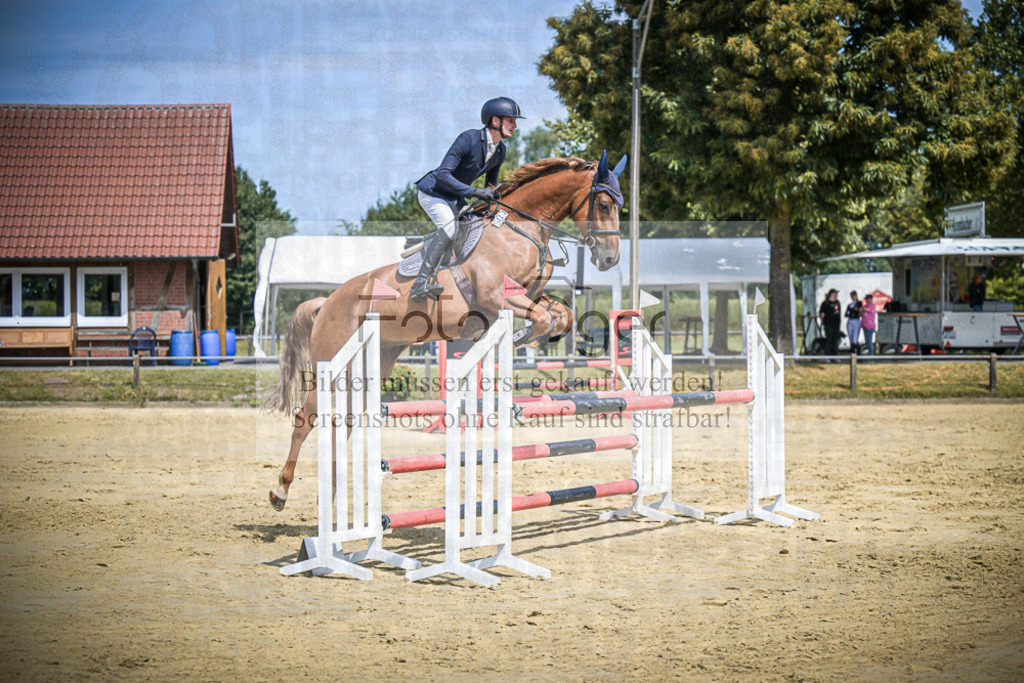 DOS_8406 | Entdecke hochwertige Reitturnierfotos von Foto Oger. Professionell, emotional und authentisch – jetzt Lieblingsmomente im Shop bestellen.Deutschlandweite Turnierfotografie. - Realisiert mit Pictrs.com