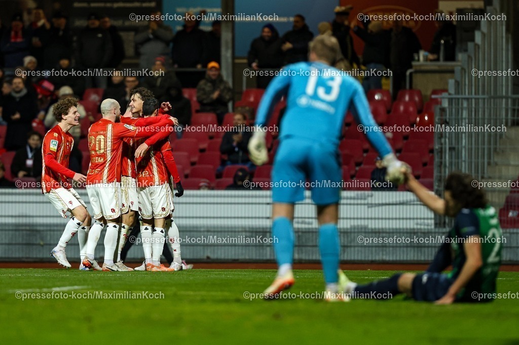 xKWIx13022601039 | 13.02.2026, xKWIx, Fußball, Regionalliga West, SC Fortuna Köln - FC Gütersloh, Südstadion: Torjubel nach dem Tor zum 2:0 durch Rafael Garcia (SC Fortuna Köln #10) Photo: xKamilxWilkowskixPressefotoKochx
