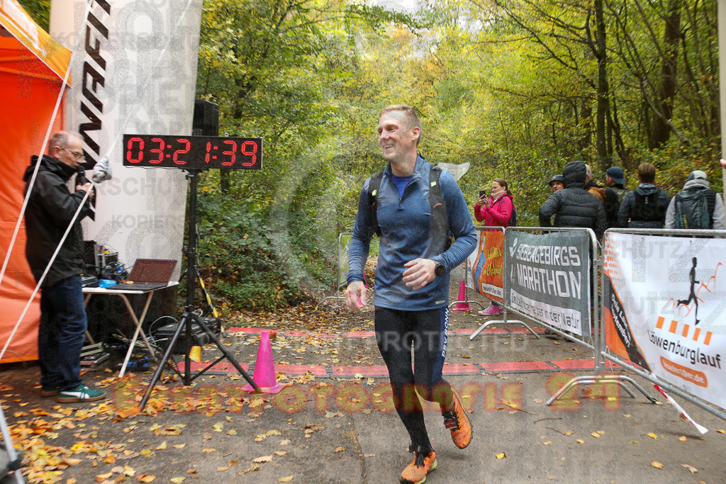 251026_1323_EX1_3302 | Sportfotografie im Rhein-Sieg Kreis, Köln, Bonn, NRW, Rheinland Pfalz, Hessen, etc. Unser Tätigkeitsfeld umfasst den Laufsport vom Volkslauf über den Marathon, Duathlon, Triathon bis zum Ultralauf wie Kölnpfad Ultra oder Schindertrail.
