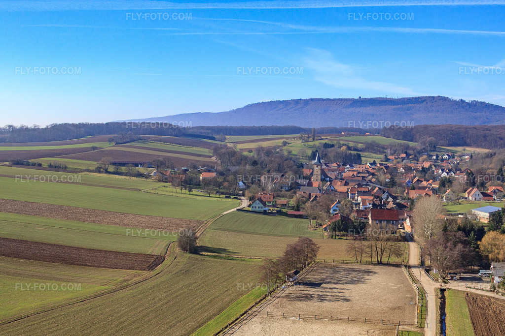 Aerial view: View of the town from the east in Drachenbronn-Birlenbach in the state Bas-Rhin, France. – Photo: IMG_37388.jpg taken on 02/07/2011 by Werner Riehm/FLY-FOTO.com – Resolution of the original: 4752 x 3168 px