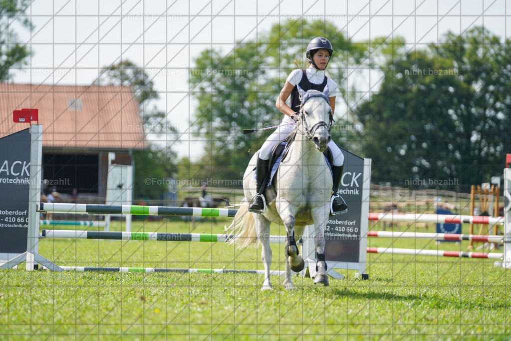 20230917-FAH09535 | Landsberg am Lech, 2023, Kaufbeuren, Kempten, Allgäu, Turnierfotografen Bayern, Fotoagentur Herrmann, Turnierbilder, Reitsport Fotos, Pferdefotograf, Augsburg, Bad Tölz, Dachau, Karlsfeld, Memmingen, Buchloe, Schwabmünchen