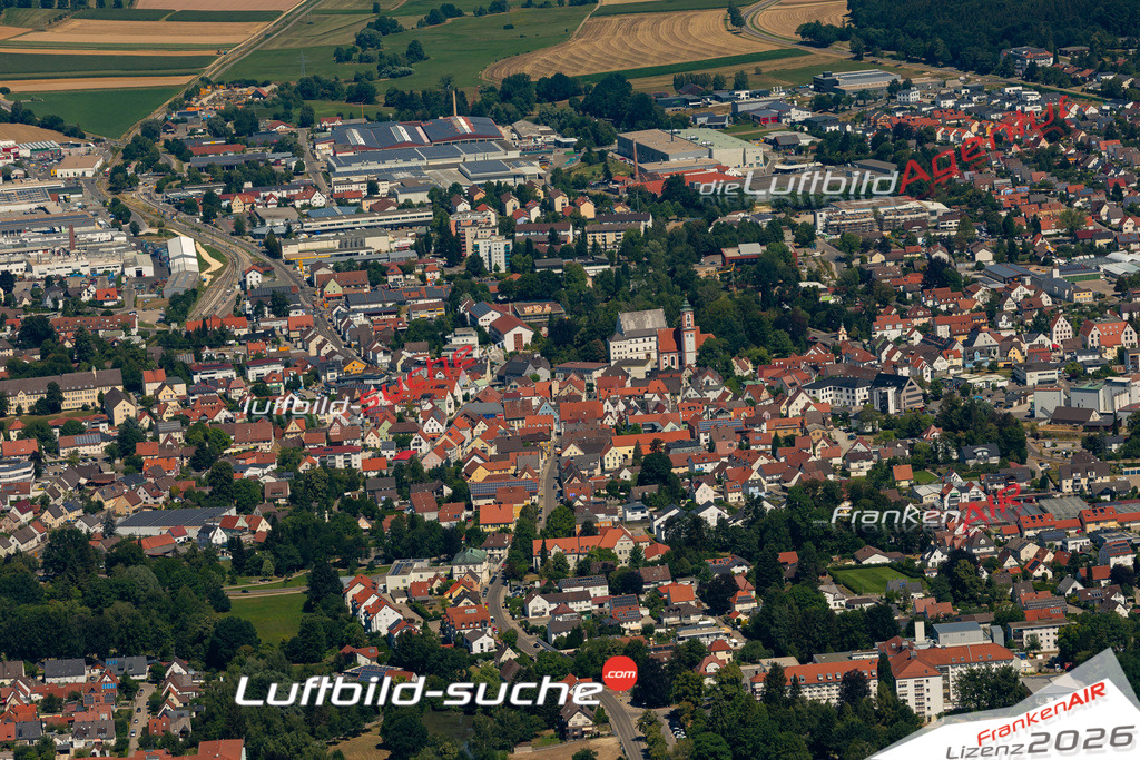 Das Luftbild der Stadt Krumbach wurde 2022 vom Flugzeug heraus erstellt (keine Drohnen-Aufnahmen) Aufnahmehöhe ca.450 Meter- hohe Bildauflösung und Druck-Qualität. Garantiert!