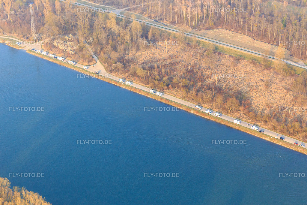 Wohnmobile am Rheinufer | Luftbild: Wohnmobile am Rheinufer im Ortsteil Leopoldshafen in Eggenstein-Leopoldshafen im Bundesland Baden-Württemberg in Deutschland. Foto: IMG_113246.jpg vom 23.03.2019 durch Werner Riehm/FLY-FOTO.de - Realisiert mit Pictrs.com