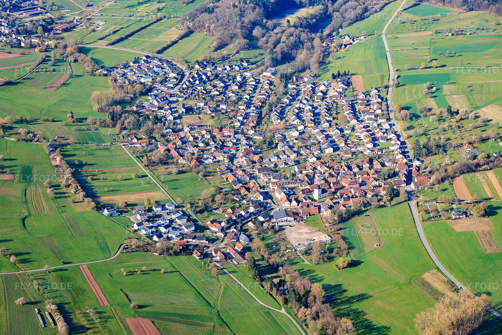 Luftbild: Ortsansicht von Nordosten im Ortsteil Weiler in Keltern im Bundesland Baden-Württemberg in Deutschland. Foto: IMG_154001.jpg vom 02.04.2026 durch Werner Riehm/FLY-FOTO.deAuflösung des Originals: 5795 x 3864 px