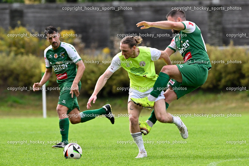 WSG Radenthein vs. SV Rapid Lienz | #2 Patrick Eder Rapid Lienz, #3 Max Unterwandling WSG Radenthein, #18 Uros Palibrk Rapid Lienz, WSG Radenthein vs. SV Rapid Lienz, WSG Radenthein vs. SV Rapid Lienz am 30.08.2025 in Radenthein (Sportplatz Radenthein), Austria, (Photo by Bernd Stefan)